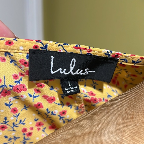 Lulus Women’s Top Low Cut Size Large - Picture 4 of 4